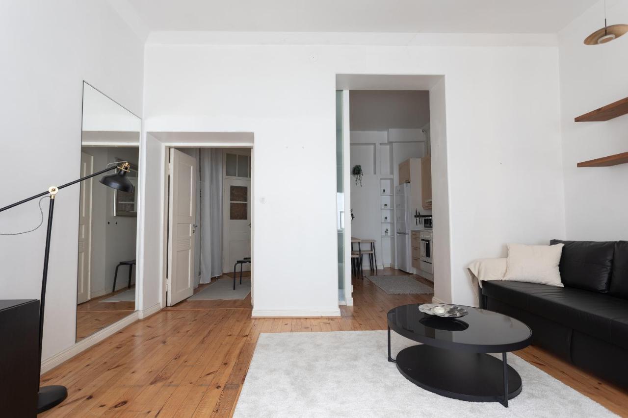 Idyllinen Valoisa Huoneisto Ullanlinnassa. Helsínquia Exterior foto
