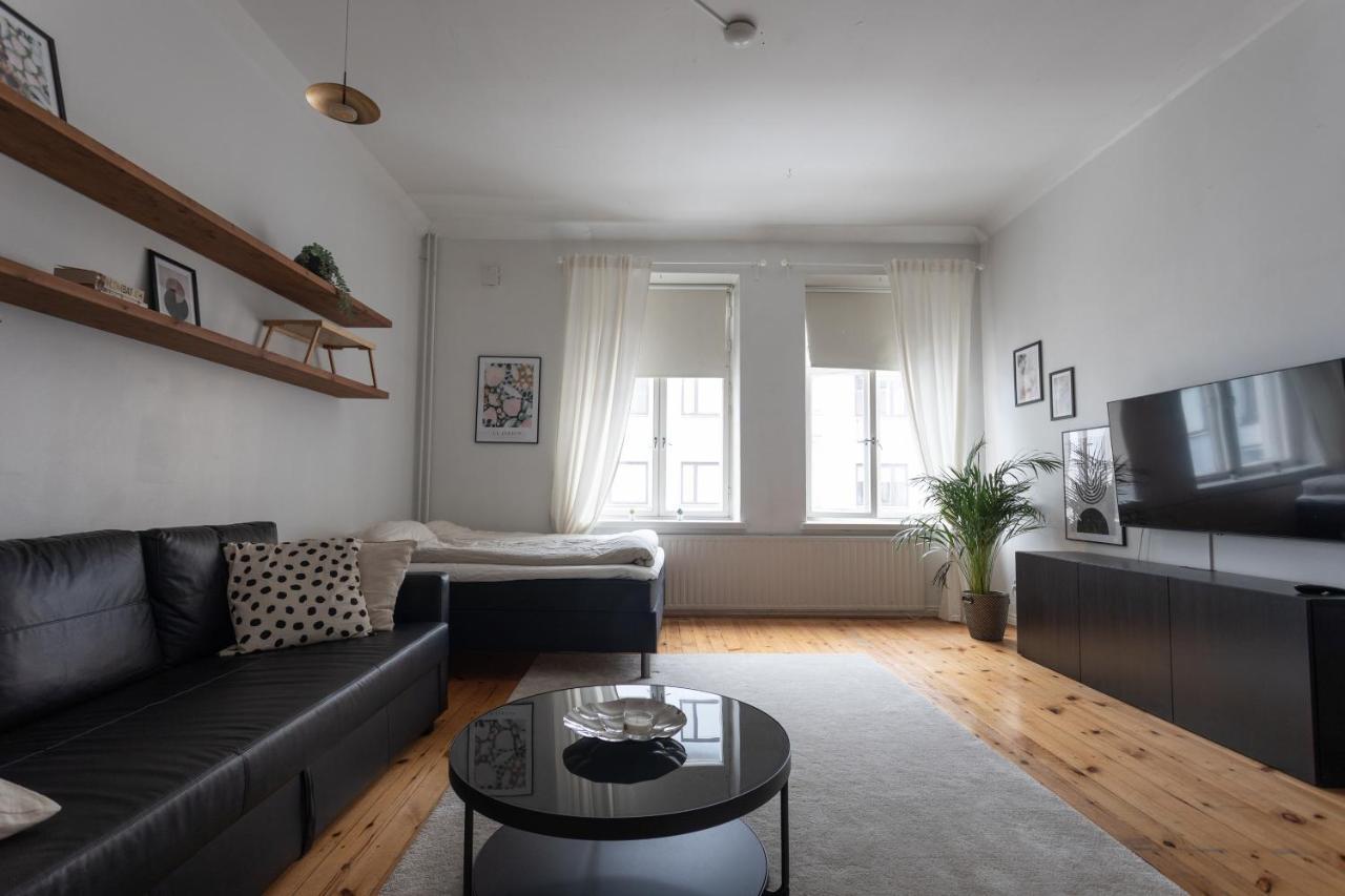 Idyllinen Valoisa Huoneisto Ullanlinnassa. Helsínquia Exterior foto